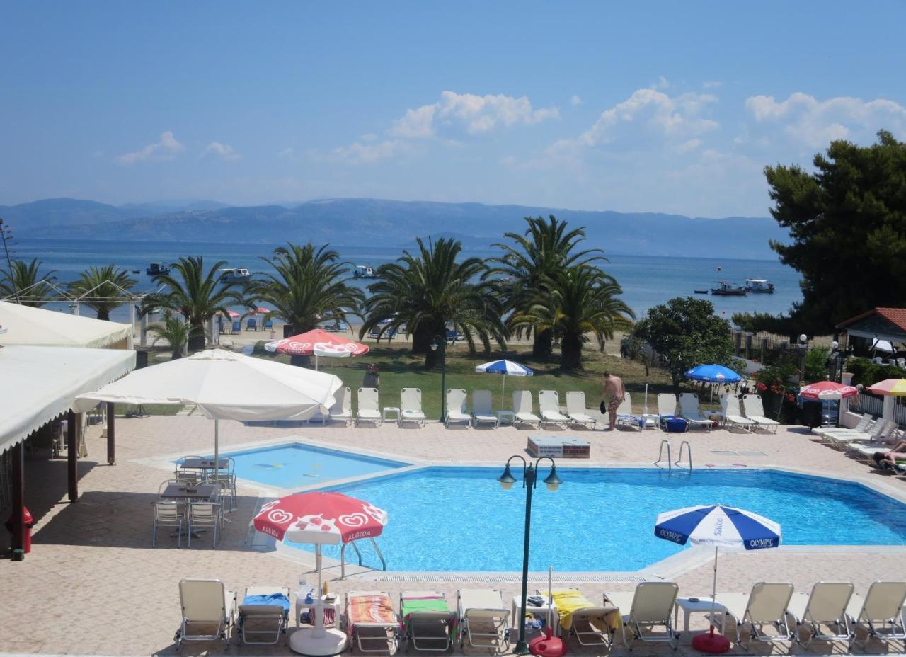Umbrella Beach Apartments Kavos Bagian luar foto